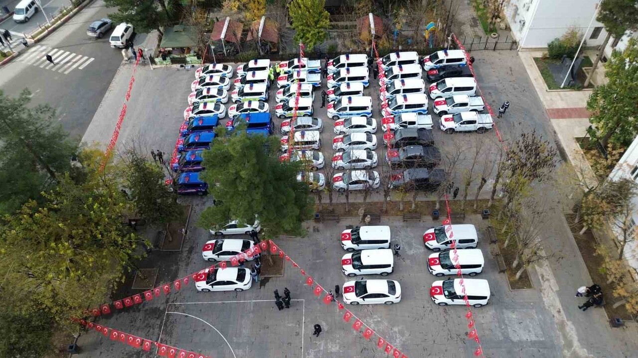 SİİRT’TE 68 ARAÇ, TÖRENLE KOLLUK KUVVETLERİME TESLİM EDİLDİ.