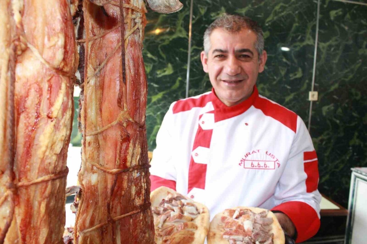 SİİRT!TE GECE 01.00’DE İŞLEMİNE BAŞLANAN BÜRYAN, 04. 30’DA SERVİS EDİLEREK GÜNLÜK 1 TON...