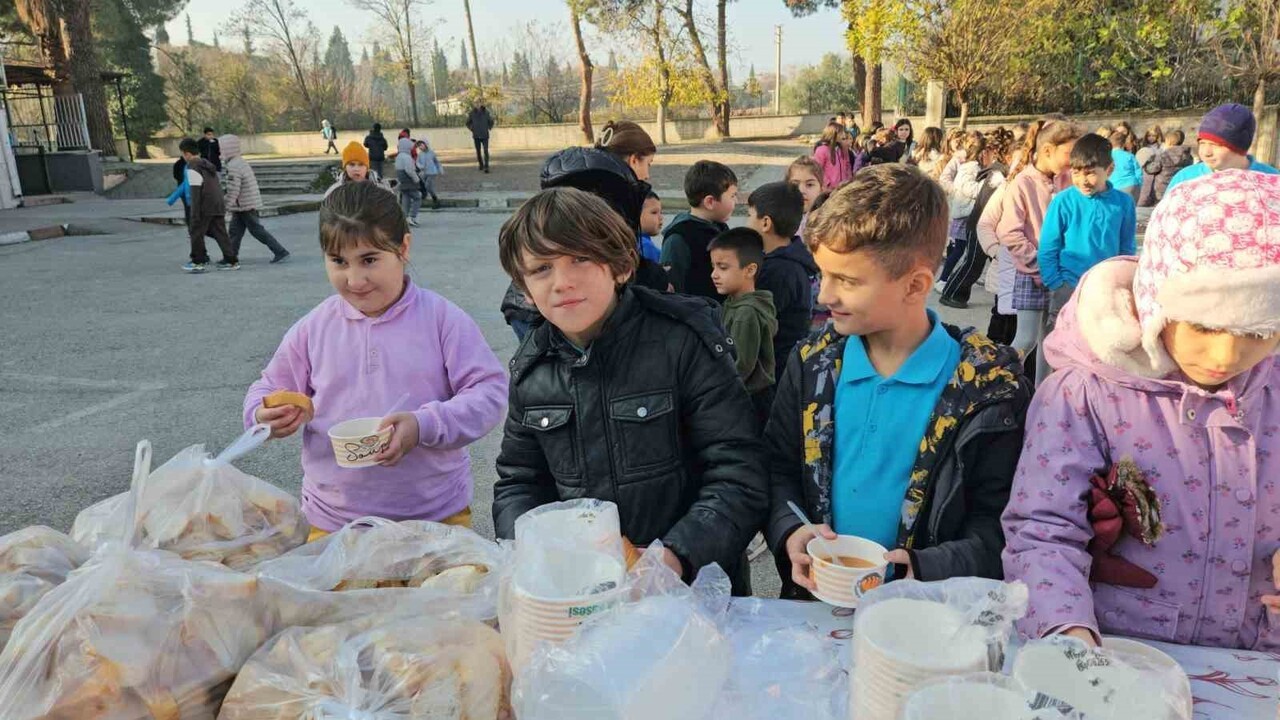 SINDIRGI’DA YERLİ MALI HAFTASI TARHANA VE KEŞKEKLE ŞENLENDİ