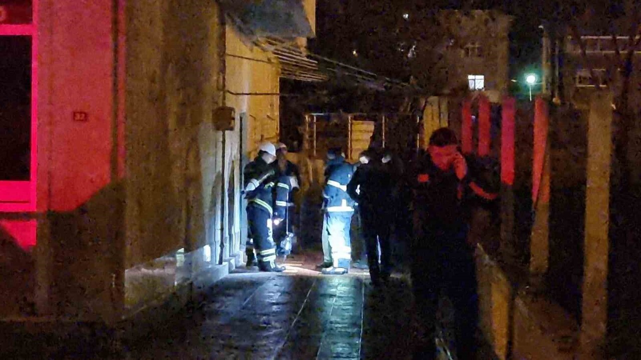 SİNOP’TA BİR BİNANIN KÖMÜRLÜĞÜNDE ÇIKAN YANGIN, İTFAİYE EKİPLERİNİN MÜDAHALESİYLE KONTROL ALTINA...