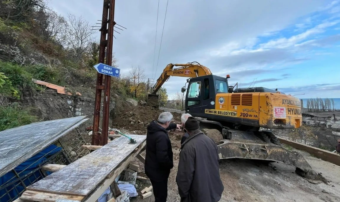 SİNOP’UN AYANCIK İLÇESİNDE, ULAŞIM GÜVENLİĞİNİ ARTIRMAYA YÖNELİK ÇALIŞMALAR ARALIKSIZ...