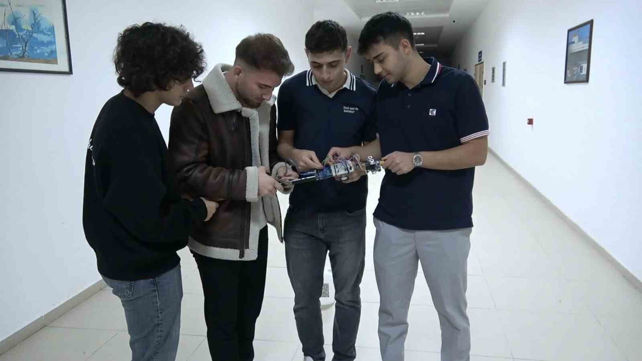 SİNOP ÜNİVERSİTESİ MESLEK YÜKSEKOKULU ÖĞRENCİLERİ, GÖRME ENGELLİ BİREYLERİN GÜNLÜK YAŞAMDA...