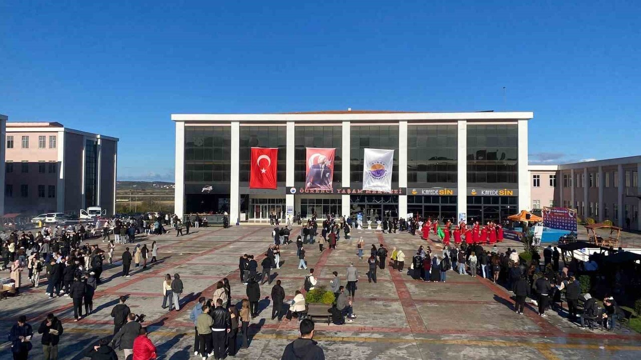 SİNOP ÜNİVERSİTESİ TARAFINDAN GELENEKSEL HALE GETİRİLEN VE BU YIL 10’UNCUSU DÜZENLENEN "HAMSİ...