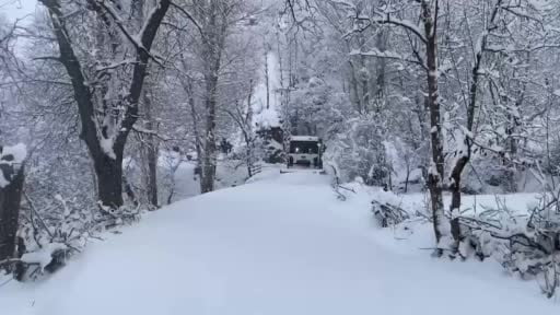 Şırnak'ta yoğun kar nedeni ile bazı yollar ulaşıma kapandı