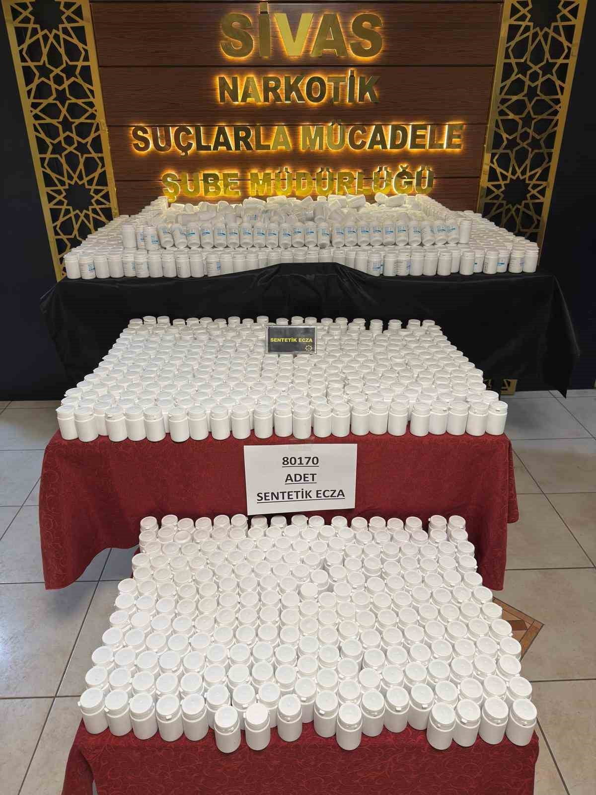 SİVAS'TA YILBAŞI ÖNCESİ NARKOTİK POLİSİNİN DÜZENLEDİĞİ OPERASYONDA 7 ŞÜPHELİ YAKALANDI. YAPILAN...