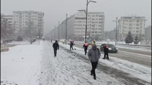 Sivas için sarı kod uyarısı yapılmıştı, beklenen kar geldi