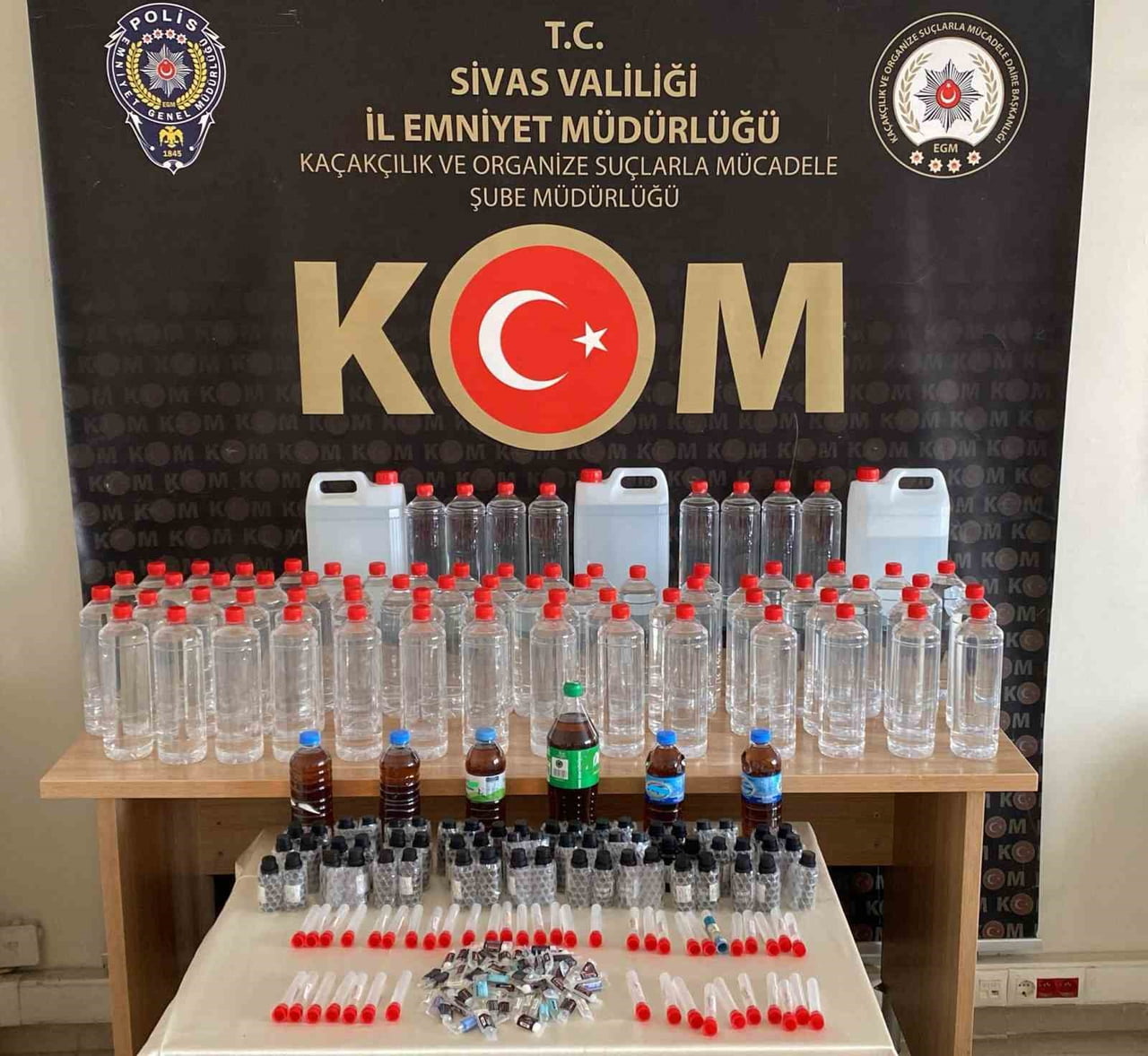 SİVAS’TA KAÇAKÇILIK VE ORGANİZE SUÇLARLA MÜCADELE ŞUBE MÜDÜRLÜĞÜ EKİPLERİNCE DÜZENLENEN...