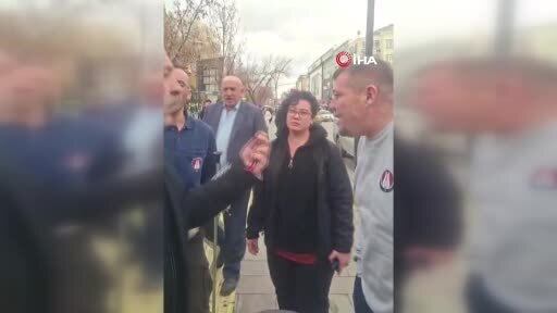 Sokak köpeklerini toplayan belediye ekiplerine hakaret