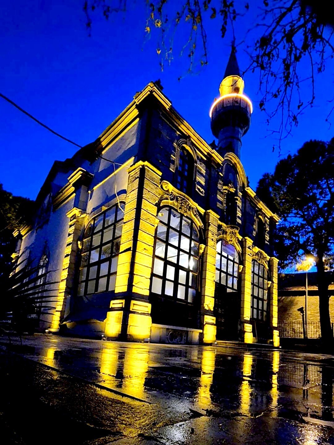 SÖKE'DEKİ TARİHİ CAMİYE AYDINLATMA