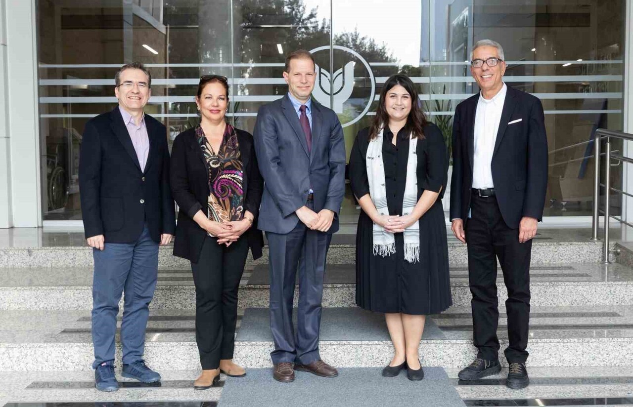 (SOLDAN SAĞA) YİĞİT KAZANÇOĞLU, AYLİN GÜNEY GEVREK, EMRE İŞERİ, ASLI TOPUKCU İDUĞ, LEVENT...