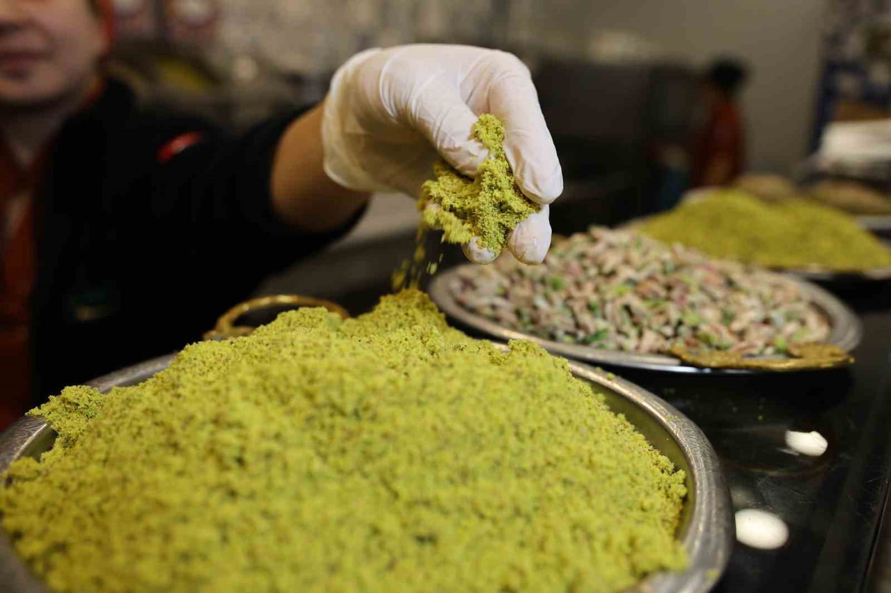 SON GÜNLERDE TOZ ANTEP FISTIĞININ KİLOGRAM FİYATININ 3 BİN LİRAYI AŞMASI, DOLANDIRICILARI...