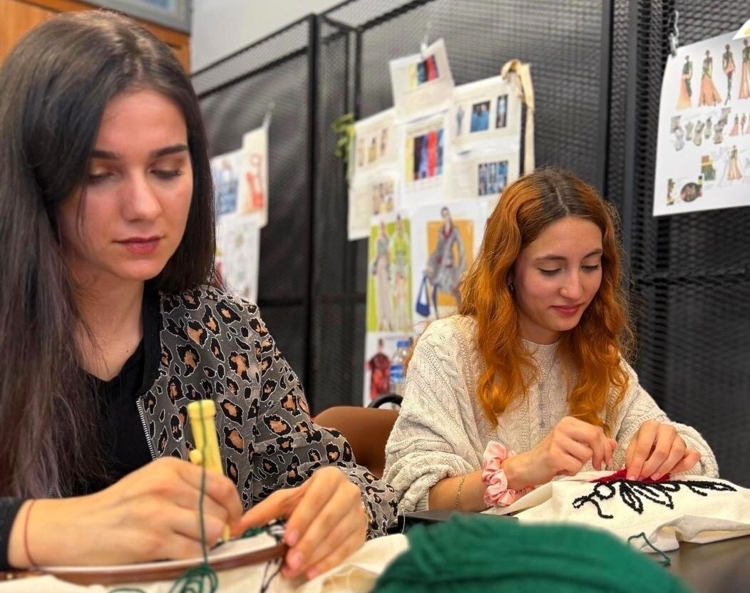 SUBÜ İLE KOCAELİ BÜYÜKŞEHİR BELEDİYESİ İŞ BİRLİĞİNDE DÜZENLENEN KEÇE ATÖLYESİ’NDE FERİZLİ MYO...