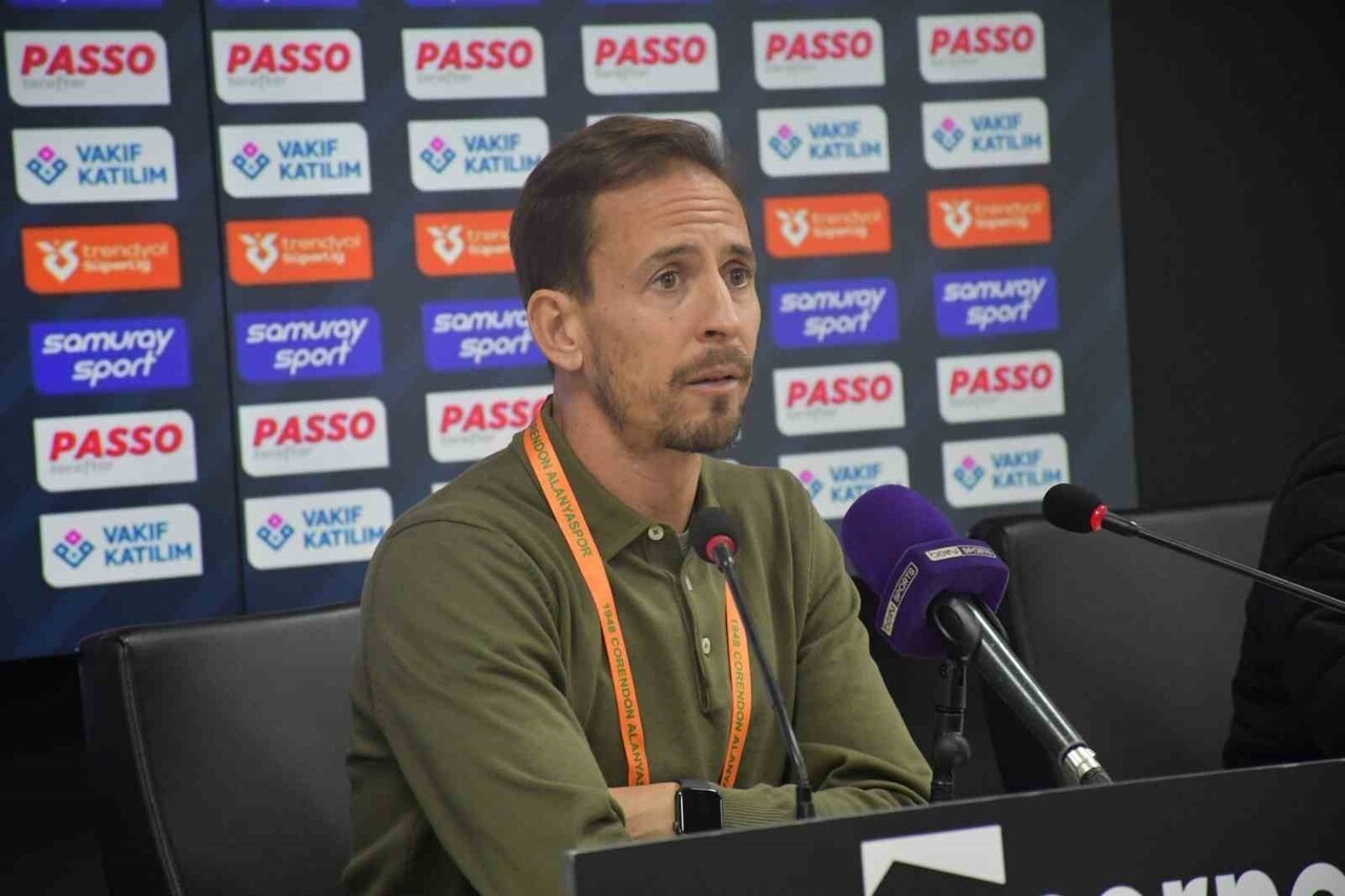 SÜPER LİG’İN 16. HAFTASINDA KAYSERİSPOR İLE GOLSÜZ BERABERE KALAN ALANYASPOR TEKNİK DİREKTÖRÜ JOAO...