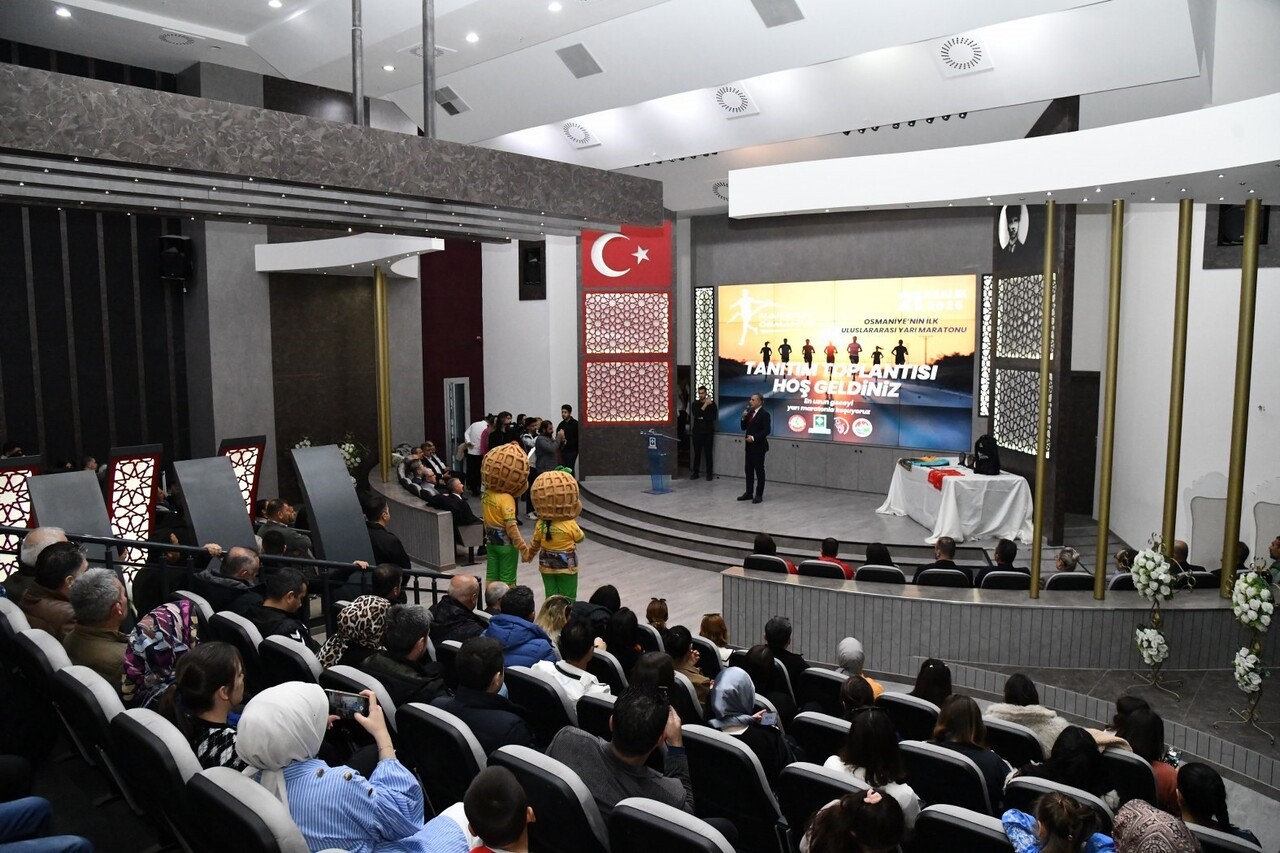 TANITIM TOPLANTISINDA KONUŞAN OSMANİYE BELEDİYE BAŞKANI İBRAHİM ÇENET, "ÖNÜMÜZDE EN UZUN GECENİN...