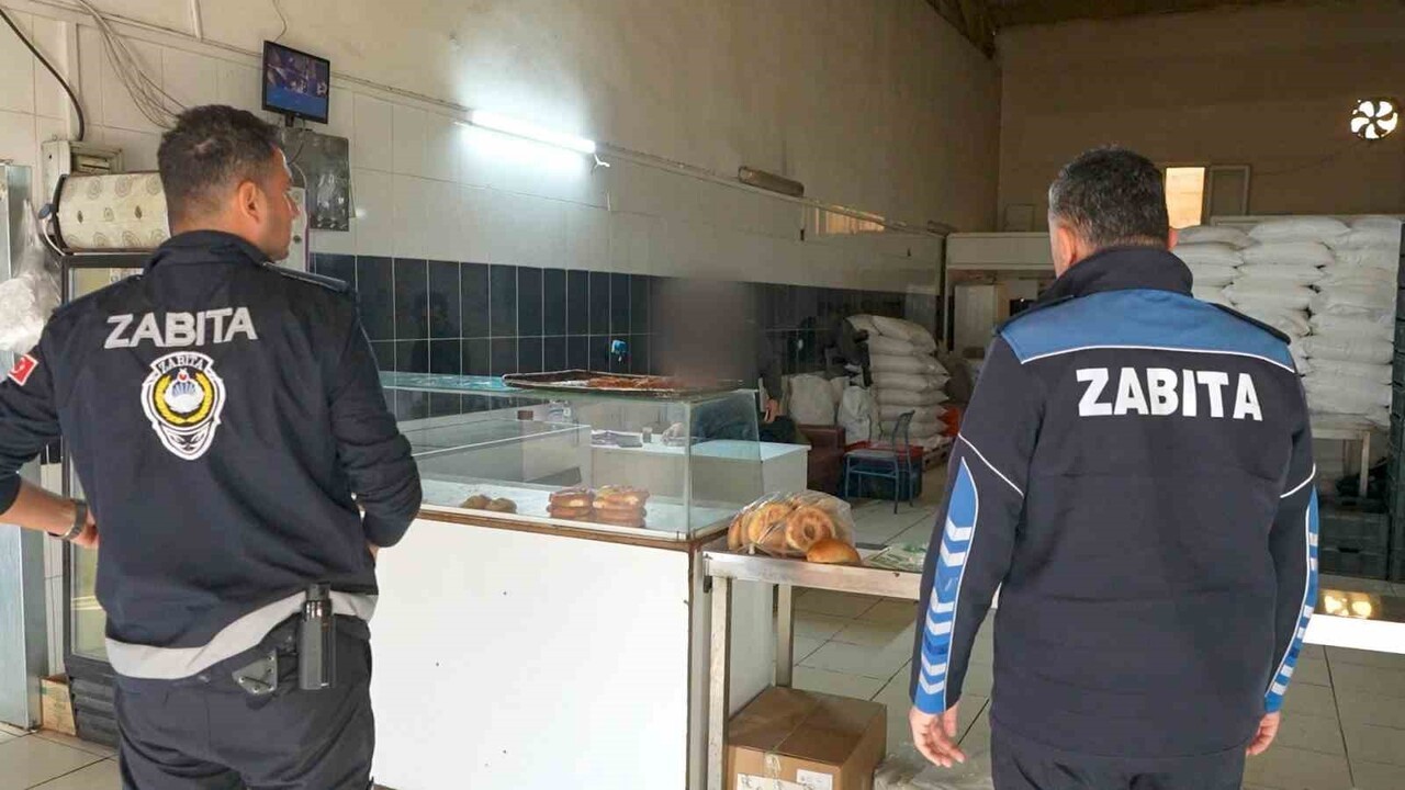 TARSUS’TA OKUL KANTİNLERİNE ÜRÜN SAĞLAYAN BİR İMALATHANEDE YAPILAN DENETİMDE HİJYEN KURALLARINA...