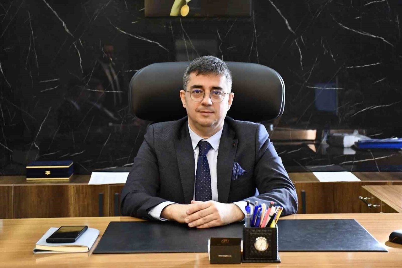 TATVAN DEVLET HASTANESİ BAŞHEKİMLİĞİ GÖREVİNE UZM. DR. BARIŞ SARIÇOBAN GETİRİLDİ.