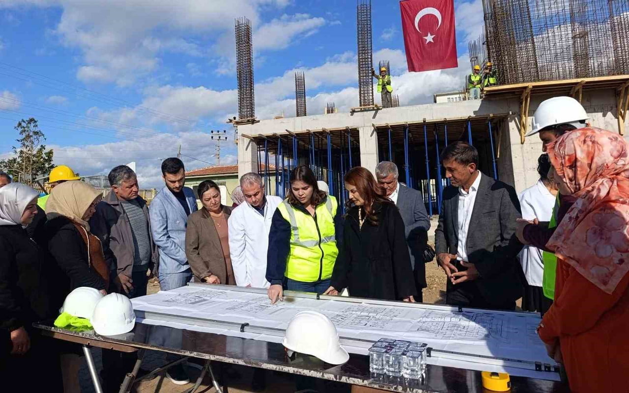 TBMM BAŞKANLIK DİVANI KATİP ÜYESİ VE AK PARTİ MERSİN MİLLETVEKİLİ HAVVA SİBEL SÖYLEMEZ, AK PARTİ...