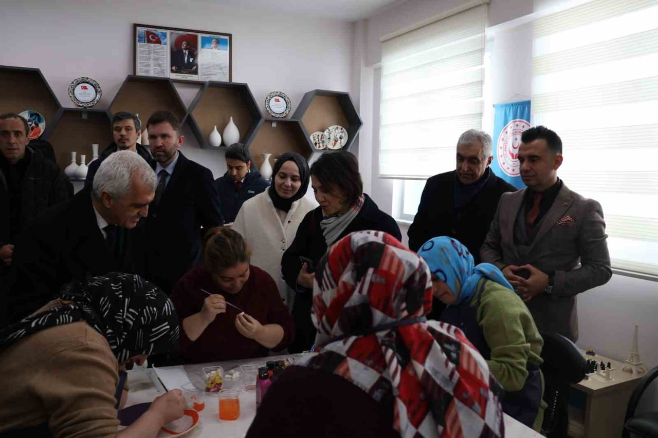 TBMM ENGELLİ BİREYLERİN SORUNLARINI ARAŞTIRMA KOMİSYONU ÇALIŞMALARI KAPSAMINDA ERZURUM’A GELEN...