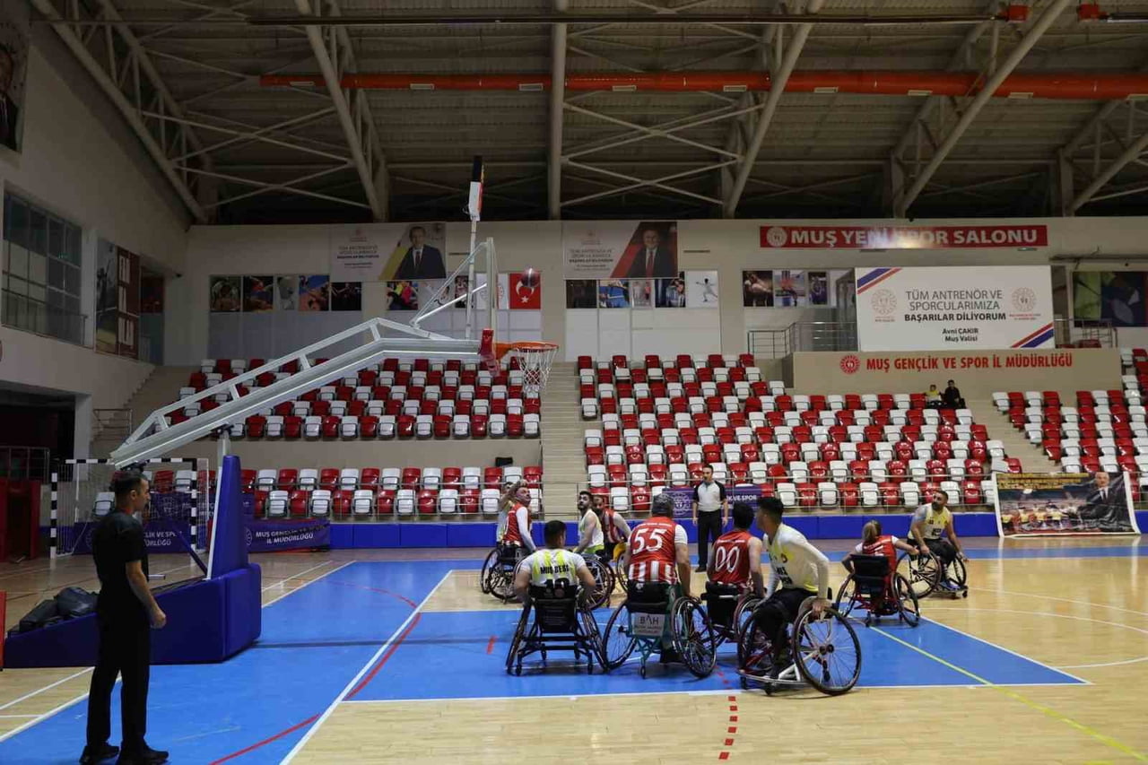 TEKERLEKLİ SANDALYE BASKETBOL 1. LİGİ 2025-2026 SEZONUNUN İKİNCİ HAFTASINDA MUŞ BEDENSEL...