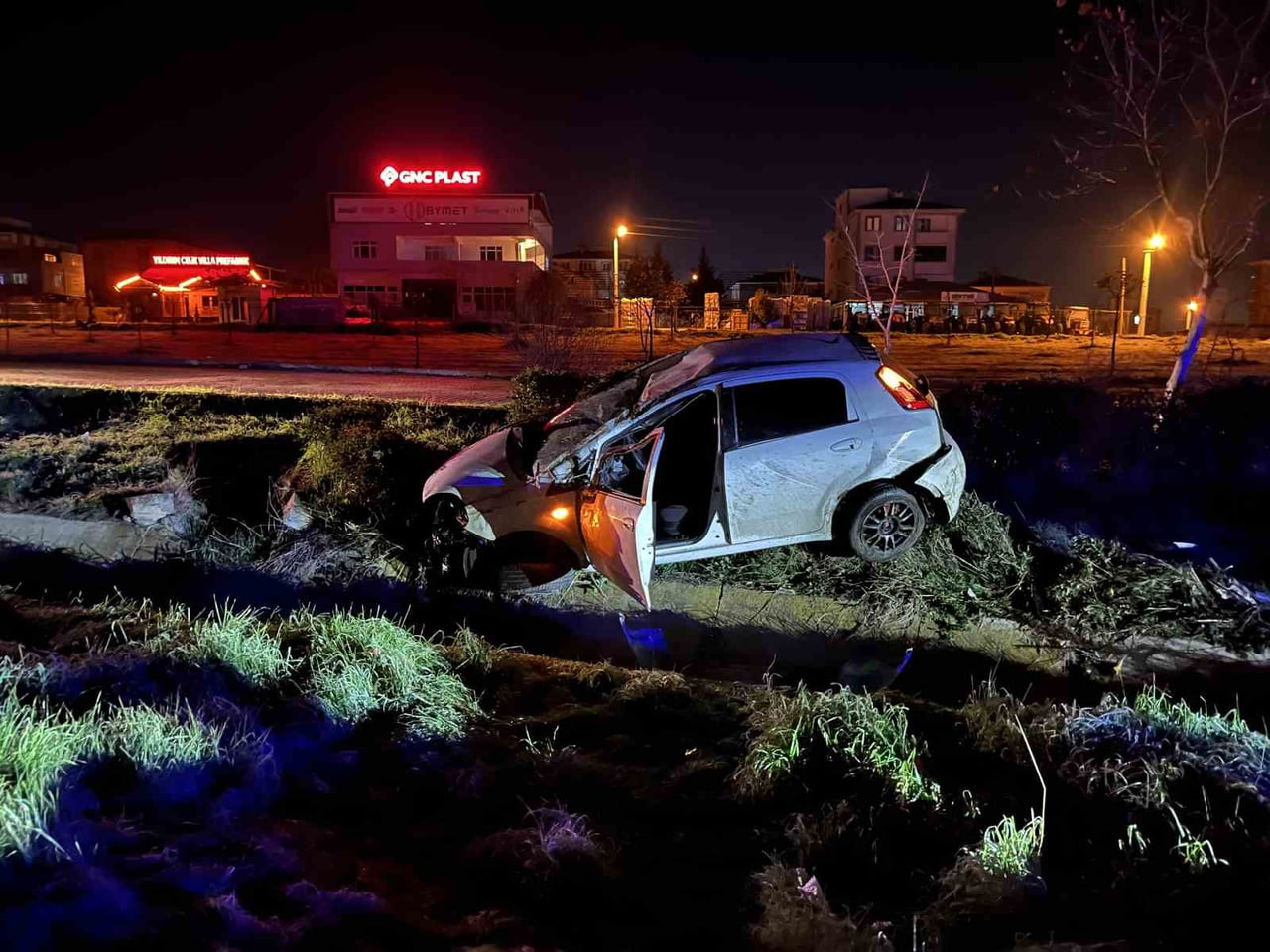 TEKİRDAĞ'DA ALKOLLÜ SÜRÜCÜ SU KANALINA UÇTU
