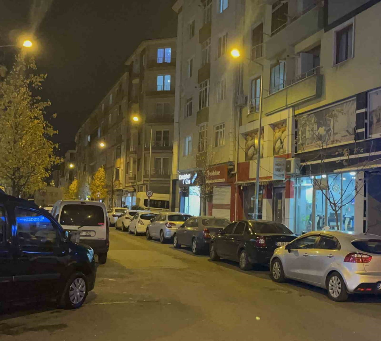 TEKİRDAĞ'IN ÇORLU İLÇESİNDE YOLUN KARŞISINA GEÇERKEN, SEYİR HALİNDEKİ ARABANIN TEKERLEĞİ AYAĞININ...