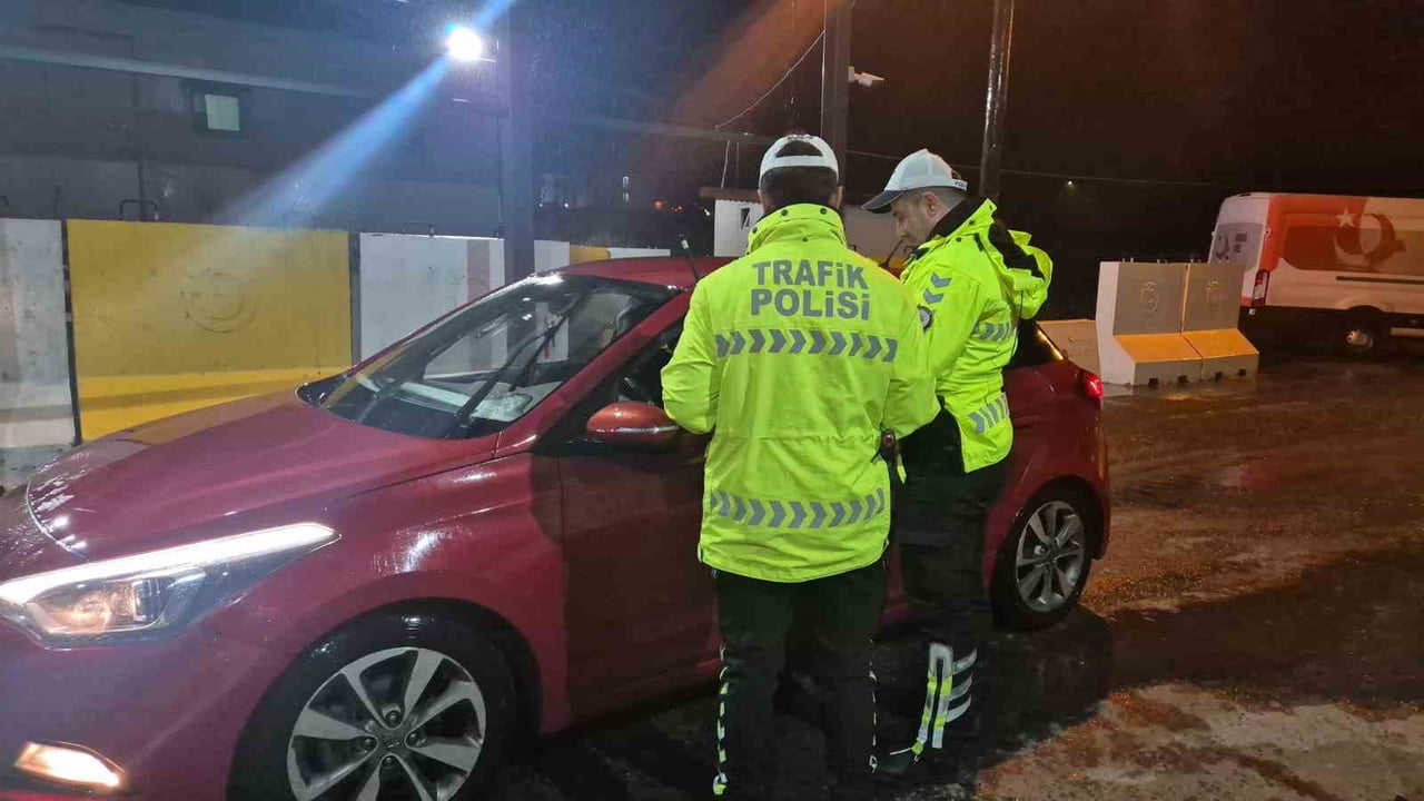 TEKİRDAĞ GENELİNDE YILBAŞI ÖNCESİ GÜVENLİK ÖNLEMLERİ ARTIRILDI. İL EMNİYET MÜDÜRLÜĞÜ’NE BAĞLI...