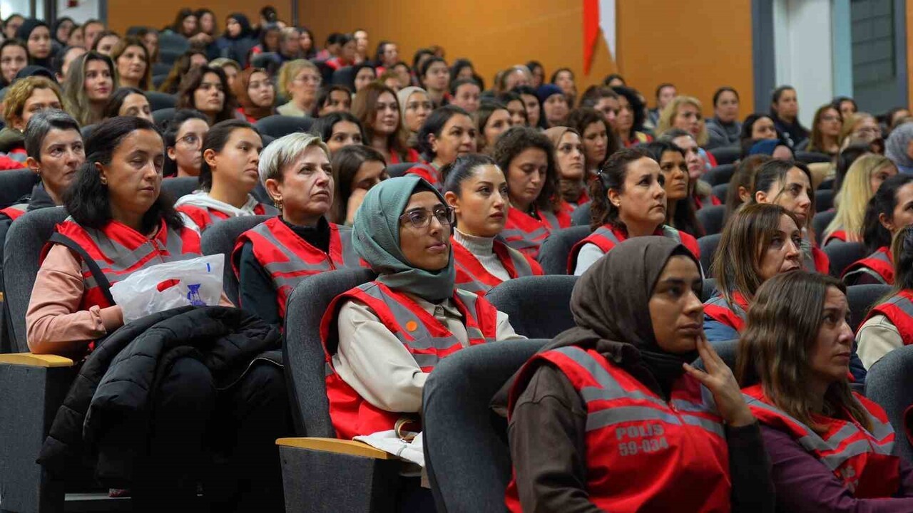 TEKİRDAĞ İL EMNİYET MÜDÜRLÜĞÜ'NDE KADIN POLİSLER YASAL HAKLAR KONUSUNDA GÜNCEL BİLGİLER...