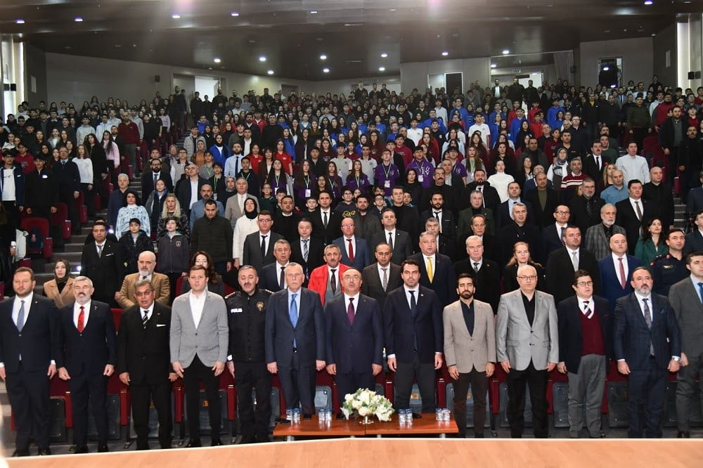 TEKNOFEST 2025 İSTANBUL FİNALLERİNE KATILAN VE DERECE ELDE EDEN ÖĞRETMEN VE ÖĞRENCİLERİ...