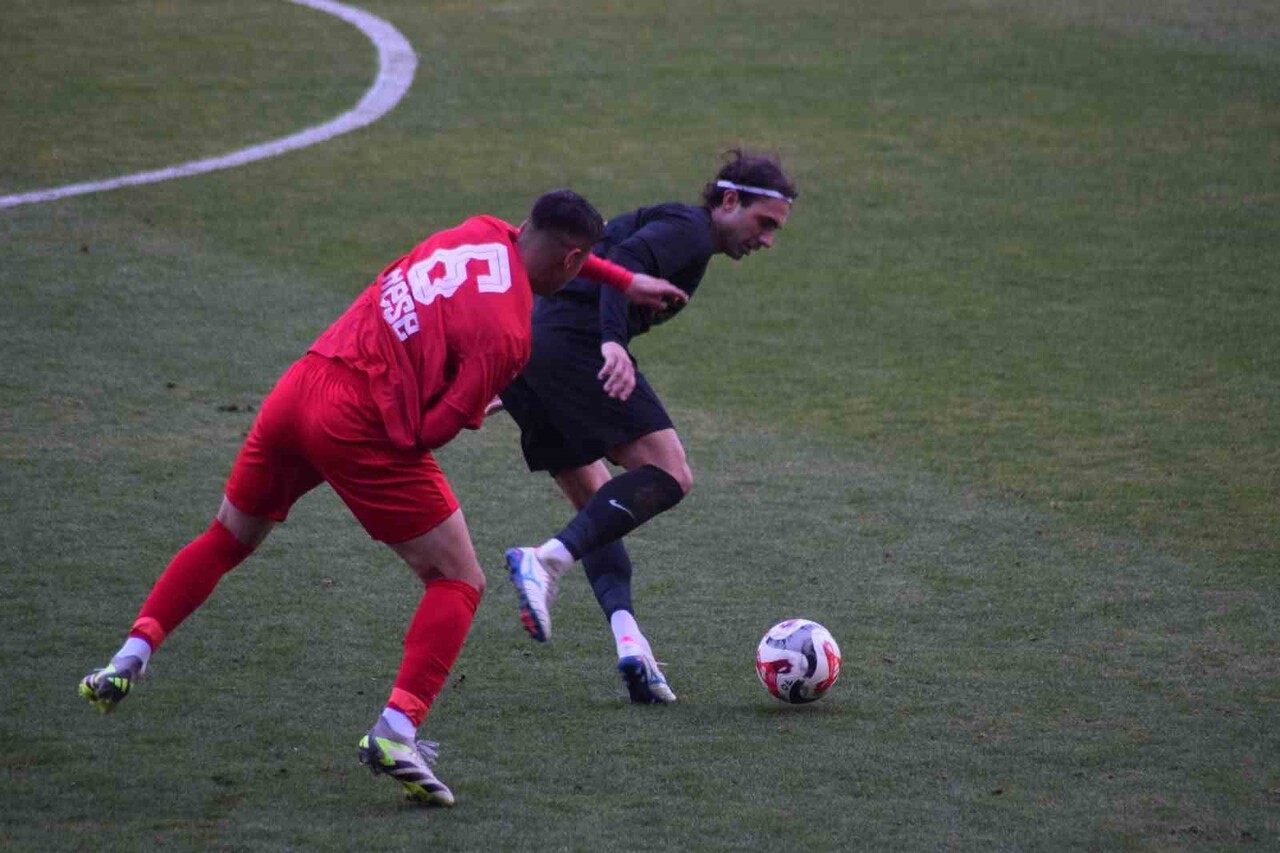 TFF 2. LİG BEYAZ GRUP 16. HAFTA MÜCADELESİNDE KARAMAN FUTBOL KULÜBÜ, KONUK ETTİĞİ KASTAMONUSPOR’A...