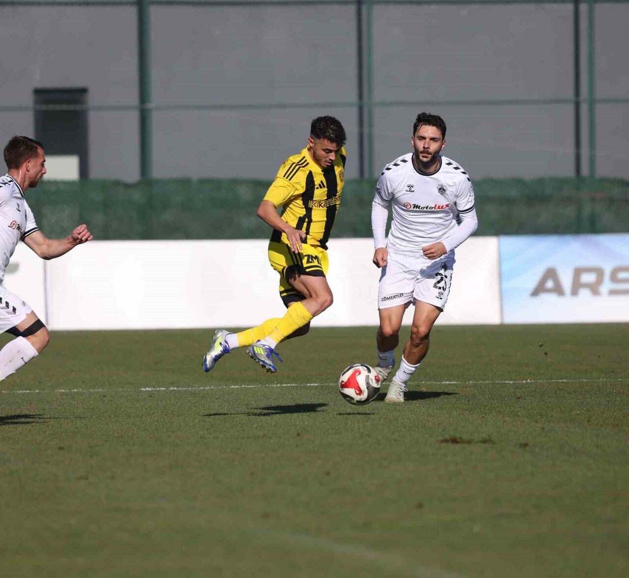 TFF 2. LİG KIRMIZI GRUP 16. HAFTASINDA ALİAĞA FK, KENDİ SAHASINDA 68 AKSARAY BELEDİYESPOR İLE 1-1 ...