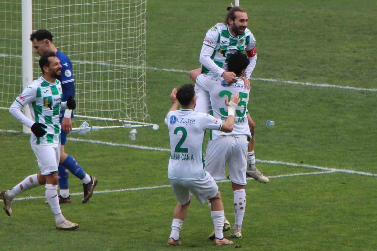 TFF 3. LİG 3. GRUP 15. HAFTA KARŞILAŞMASINDA AMASYASPOR, KONUK ETTİĞİ PAZARSPOR’U 2-1’LİK SKORLA...