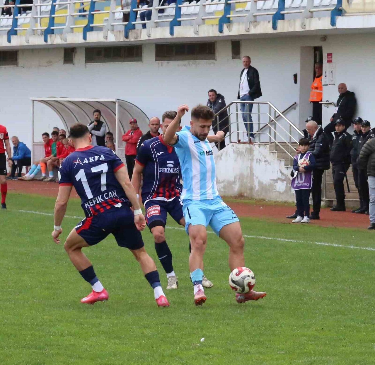 TFF 3. LİG’İN 12. HAFTASINDA PAZARSPOR KENDİ SAHASINDA AĞIRLADIĞI DÜZCESPOR İLE 1-1 BERABERE...
