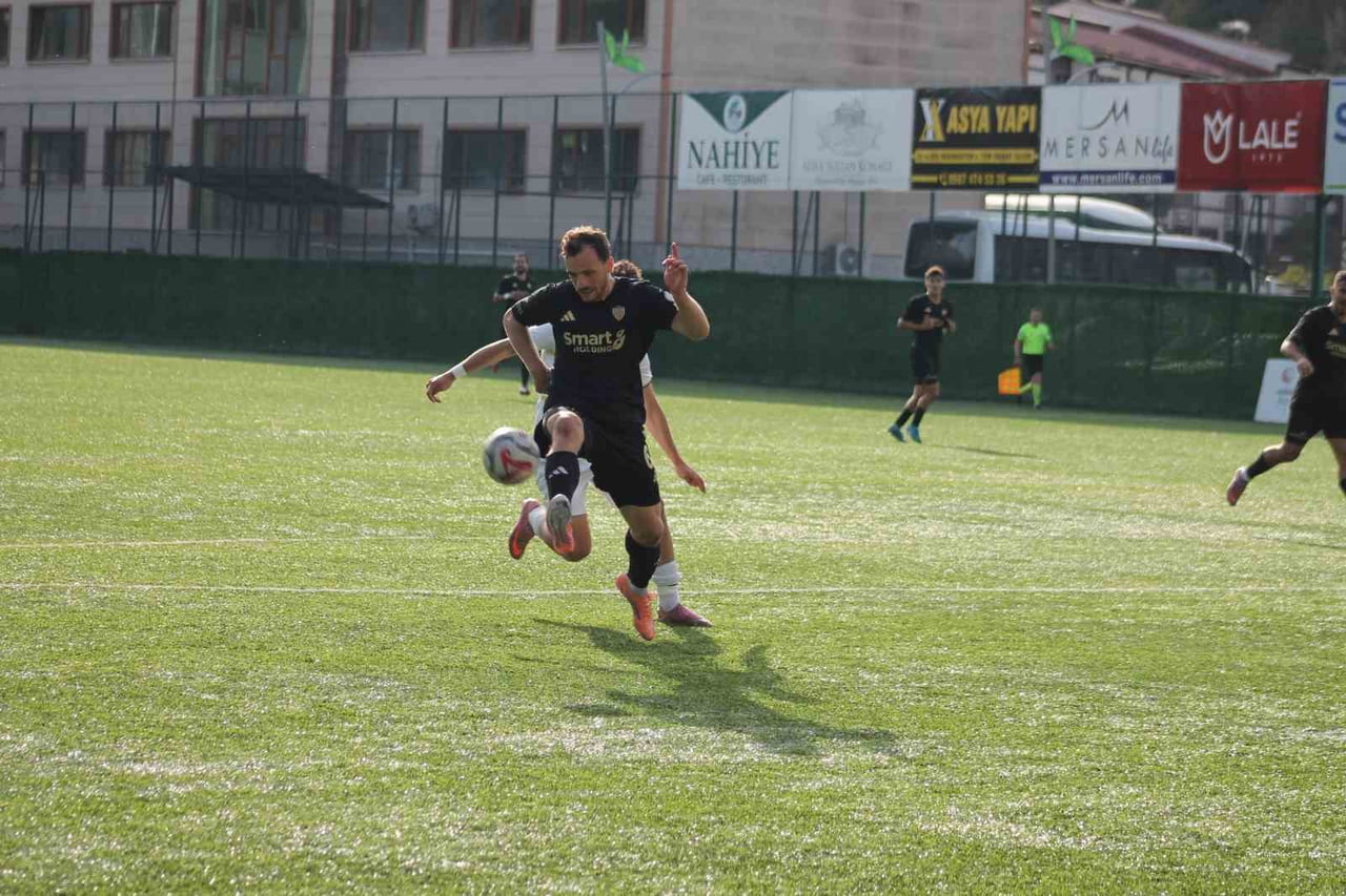 TFF 3. LİG’İN 15. HAFTASINDA ÇAYELİSPOR KENDİ SAHASINDA AĞIRLADIĞI FATSA BELEDİYESPOR İLE 0-0...