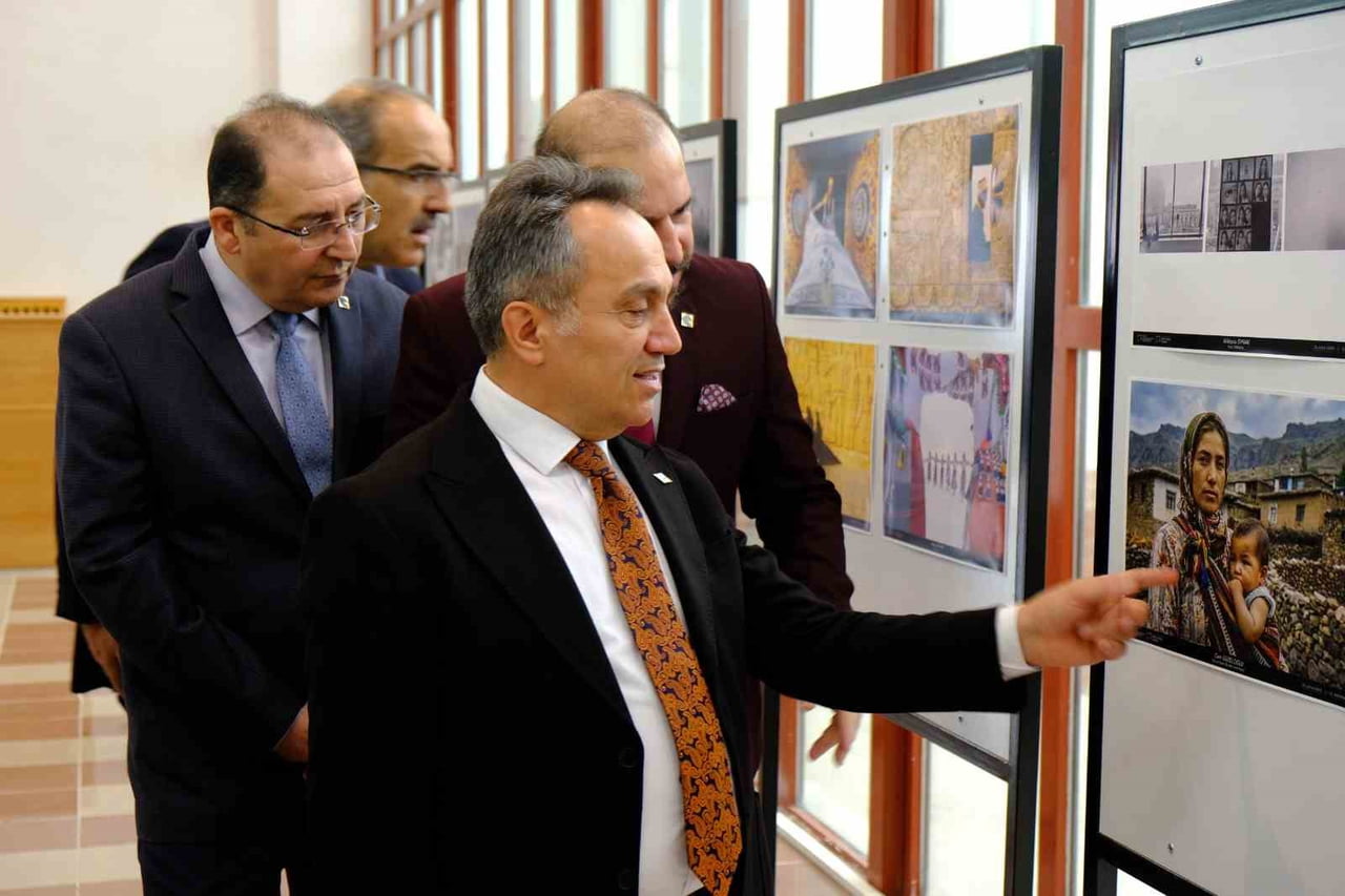 TOKAT'TA 136 KATILIMCININ 208 ESERİNİN YER ALDIĞI 9. ARALIKSIZ ULUSLARARASI DAVETLİ FOTOĞRAF...