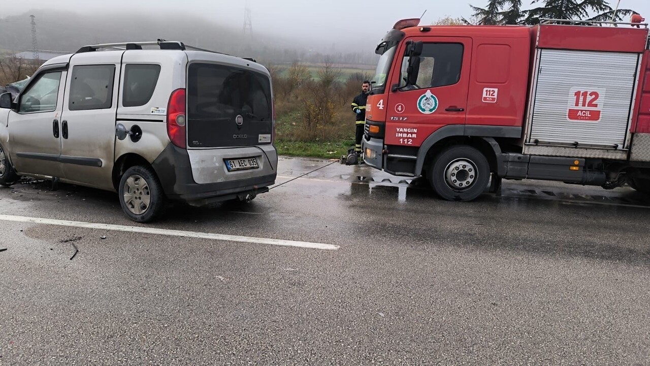 TOKAT (İHA) - TOKAT’TA TIR İLE HAFİF TİCARİ ARACIN ÇARPIŞMASI SONUCU MEYDANA GELEN KAZADA ARAÇTA...