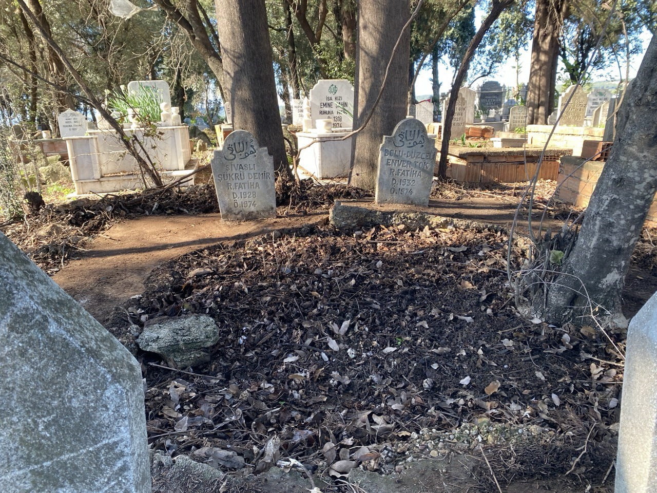 TOPALLI MAHALLESİ'NDE 1974 YILINDA SOBADAN SIZAN KARBONMONOKSİT GAZI NEDENİYLE YAŞAMINI YİTİRDİĞİ...