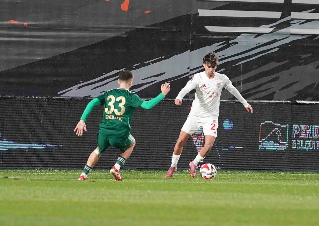 TRENDYOL 1. LİG'İN 19. HAFTASINDA PENDİKSPOR, SAHASINDA ESENLER EROKSPOR İLE GOLSÜZ BERABERE...