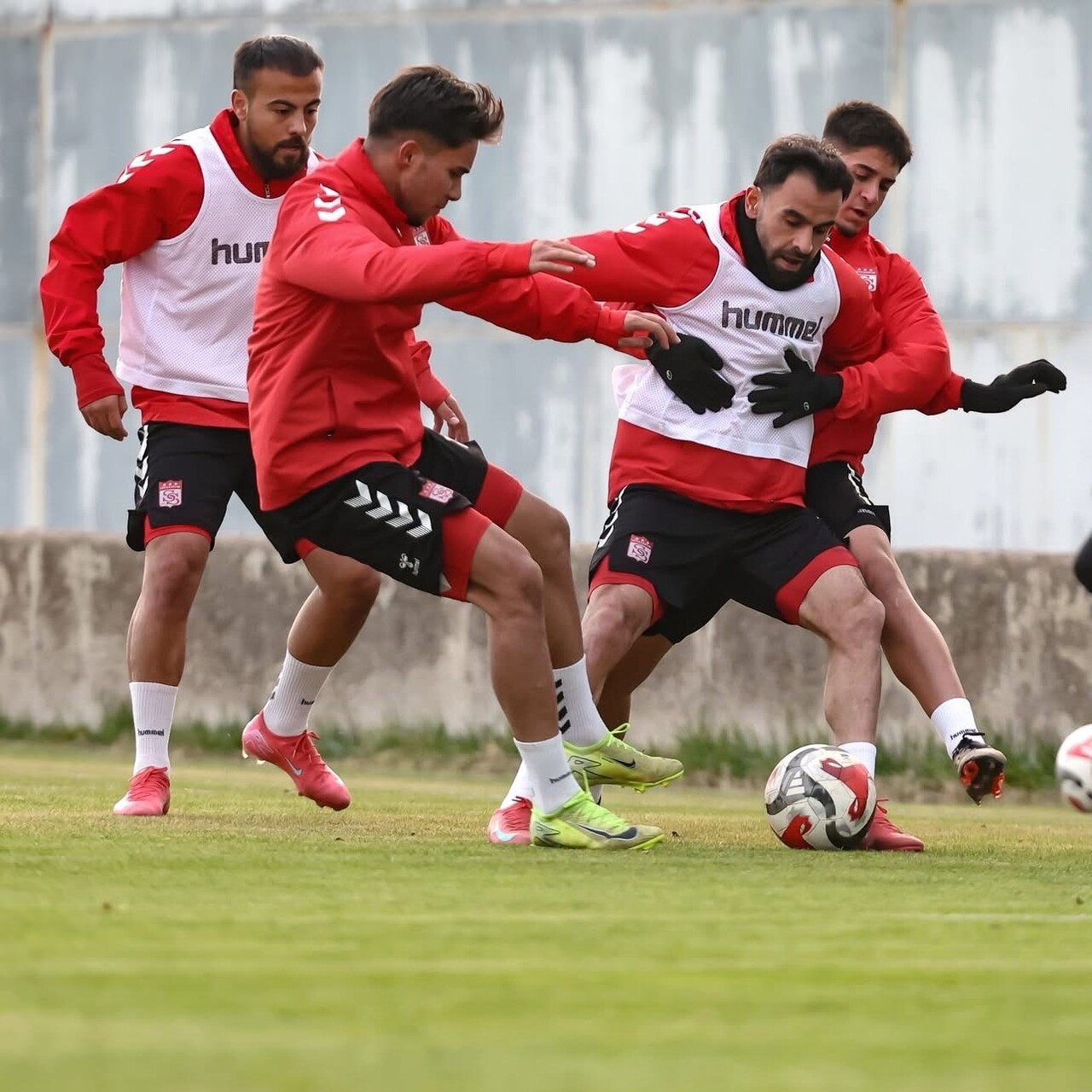 TRENDYOL 1. LİG’İN 17. HAFTASINDA SAHASINDA ÇORUM FK’YI KONUK EDECEK OLAN ÖZBELSAN SİVASSPOR...
