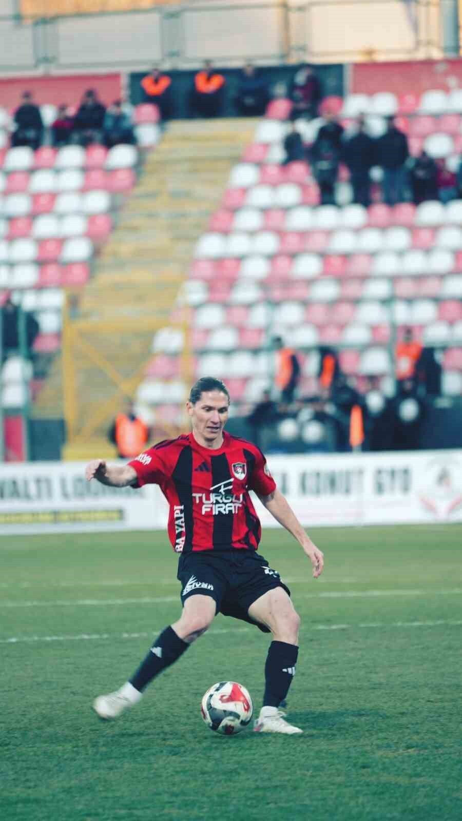 TRENDYOL 1. LİG’İN 17. HAFTASINDA VANSPOR FK, EVİNDE ÜMRANİYESPOR’A 1-0 MAĞLUP OLDU.