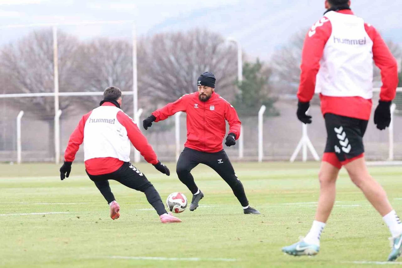 TRENDYOL 1. LİG’İN 19. HAFTASINDA SAHASINDA BANDIRMASPOR’U KONUK EDECEK OLAN ÖZBELSAN SİVASSPOR...