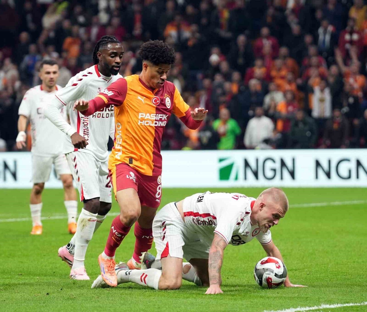 TRENDYOL SÜPER LİG’İN 15. HAFTASINDA GALATASARAY, EVİNDE SAMSUNSPOR İLE KARŞILAŞIYOR. MÜCADELENİN...