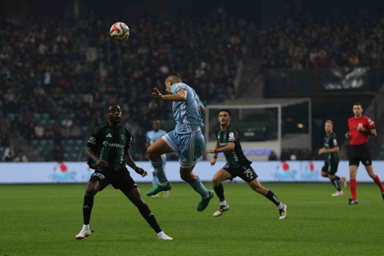 TRENDYOL SÜPER LİG’İN 15. HAFTASINDA KOCAELİSPOR, KASIMPAŞA’YI KONUK EDİYOR. KARŞILAŞMANIN İLK...