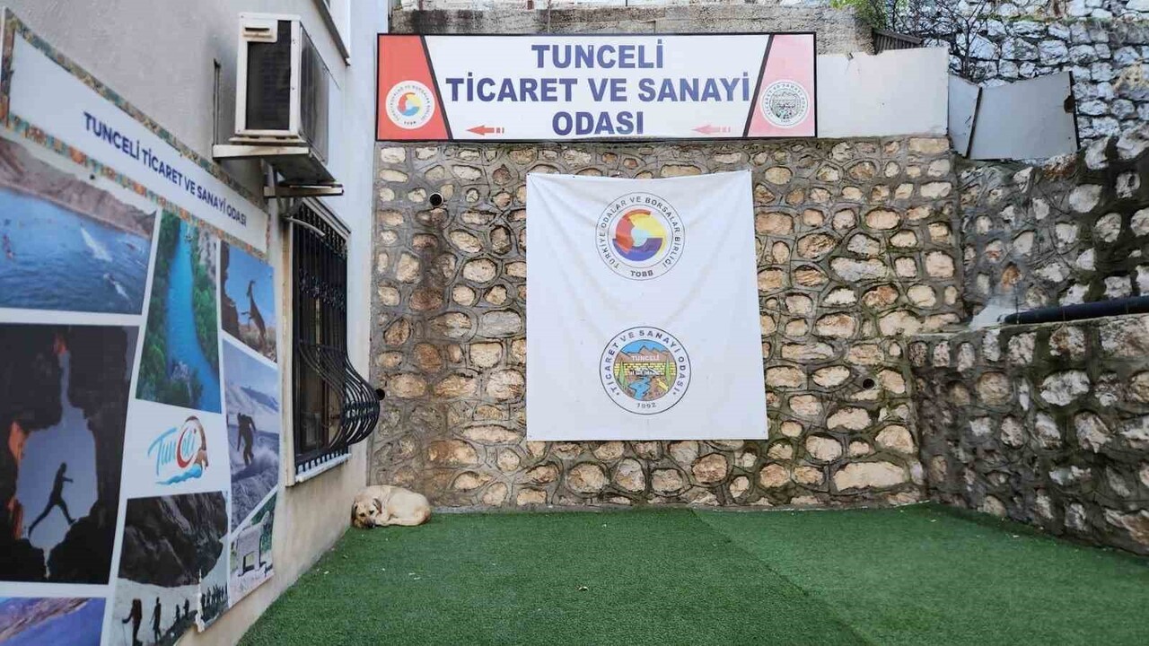 TUNCELİ TİCARET VE SANAYİ ODASI YÖNETİM KURULU BAŞKANI HASAN HÜSEYİN COŞKUN, KENTTE KADINLARIN...