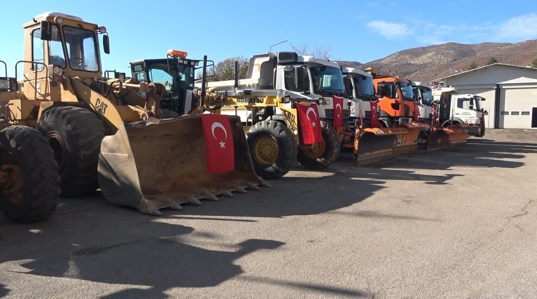 TUNCELİ VALİSİ VE BELEDİYE BAŞKAN VEKİLİ ŞEFİK AYGÖL, KIŞ AYLARINDA YAŞANABİLECEK RİSKLERE KARŞI...