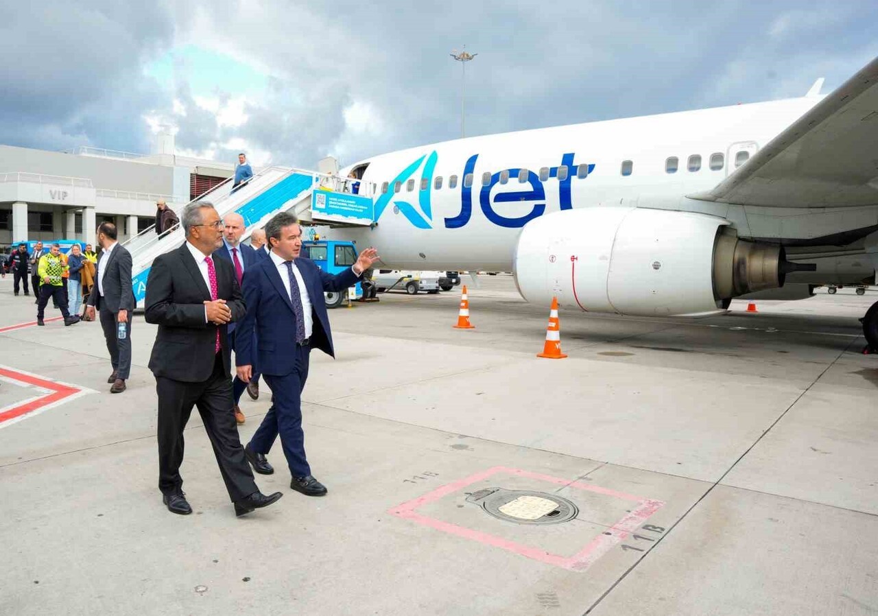 TÜRKİYE'NİN EN GENÇ HAVAYOLU ŞİRKETİ AJET'İN YÖNETİM KURULU BAŞKANI PROF. DR. AHMET BOLAT...