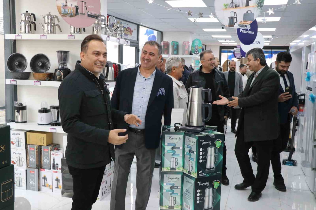 TÜRKİYE GENELİNDE MAĞAZALAŞMA ATAĞINI SÜRDÜREN İHLAS PAZARLAMA, BOLU’DAKİ MAĞAZASINI AKTAŞ...