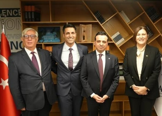 TÜRKİYE’NİN EN GENÇ PROFESÖRLERİNDEN BİRİSİ OLARAK GÖSTERİLEN VE KARDİYOLOJİ ALANINDA ÖNEMLİ...