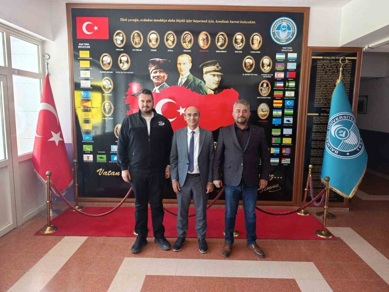 TÜRKİYE TEKNOLOJİ TAKIMI (T3) VAKFI BALIKESİR İL TEMSİLCİSİ GÖKHAN TANAYDIN VE BERABERİNDEKİ...