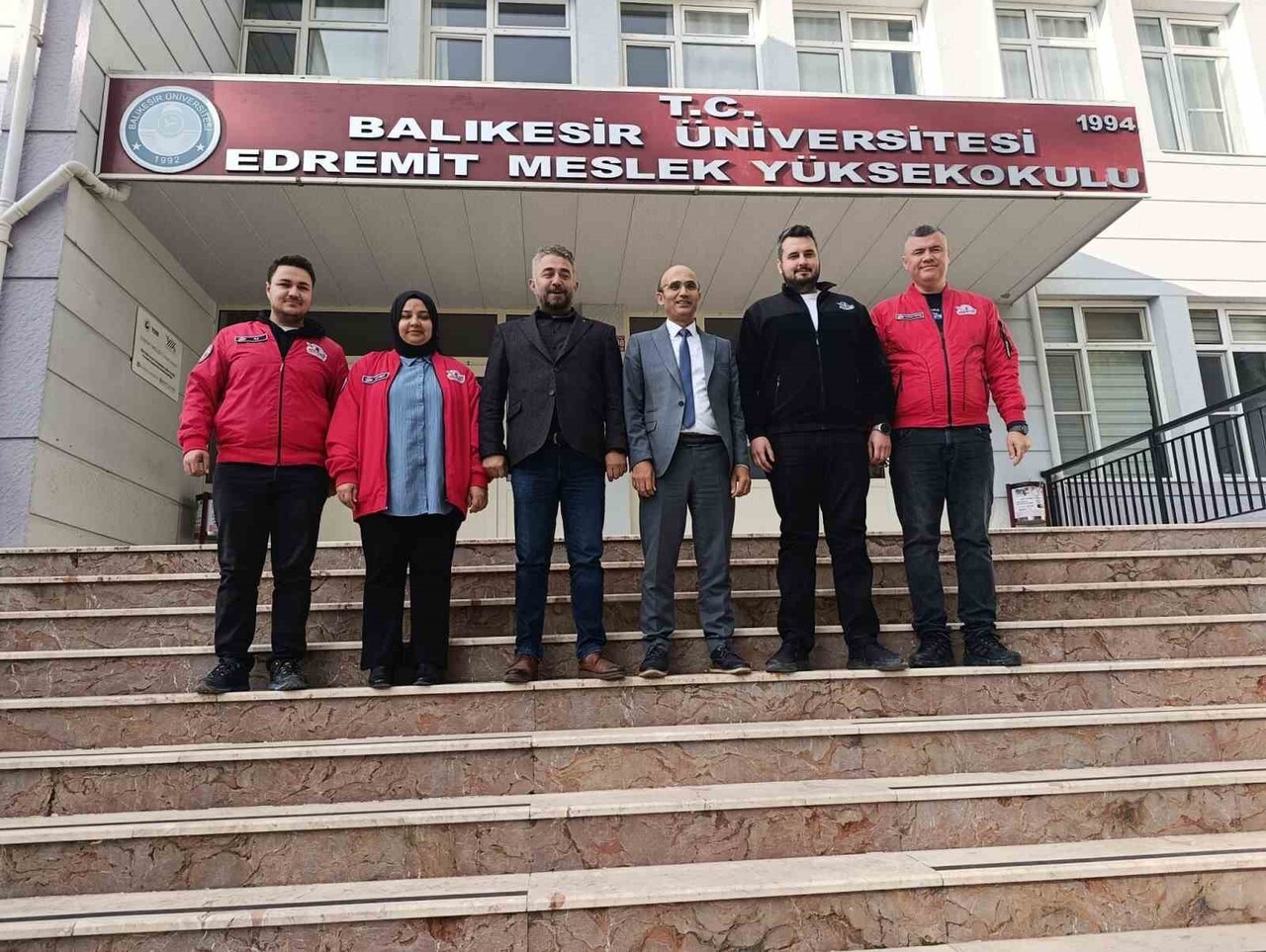 TÜRKİYE TEKNOLOJİ TAKIMI (T3) VAKFI BALIKESİR İL TEMSİLCİSİ GÖKHAN TANAYDIN VE BERABERİNDEKİ...