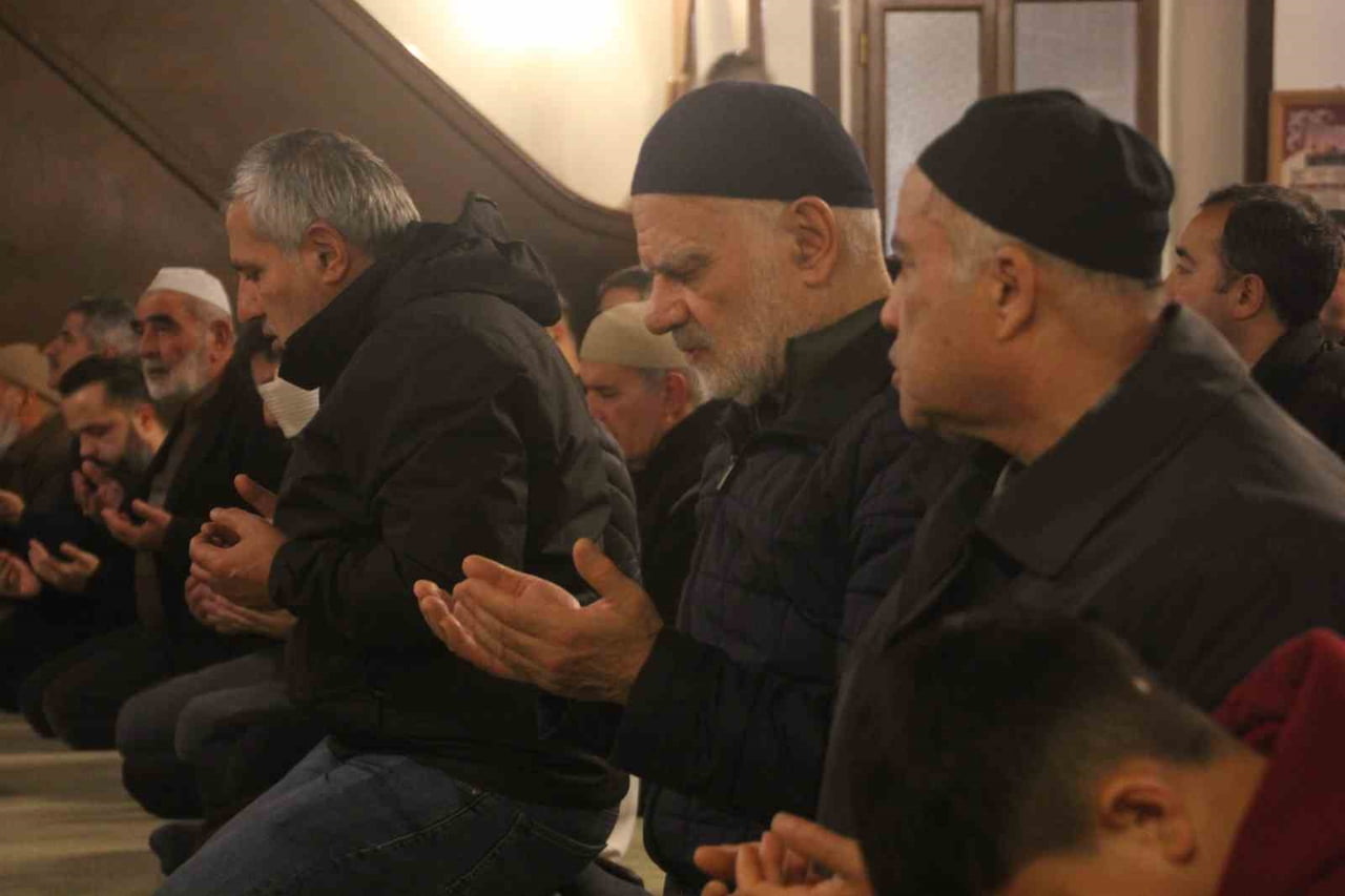 ÜÇ AYLARIN MÜJDECİSİ OLAN REGAİP KANDİLİ, ORDU’DA CAMİLERDE VATANDAŞLARIN KATILIMIYLA İDRAK...